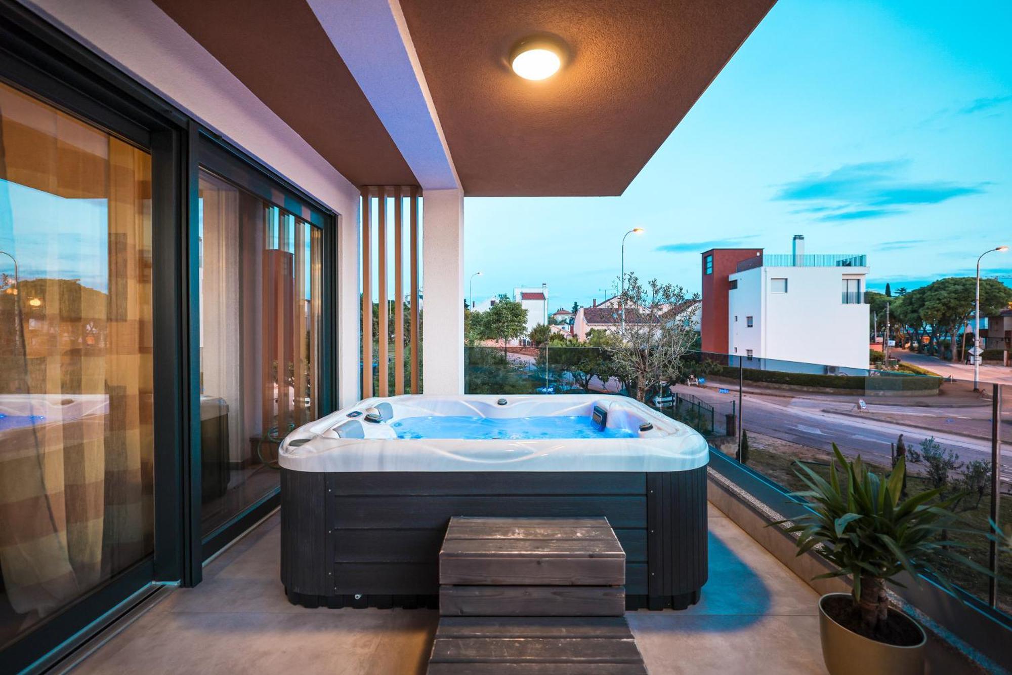 Luma Luxury Apartment With Jacuzzi Zadar Exterior photo