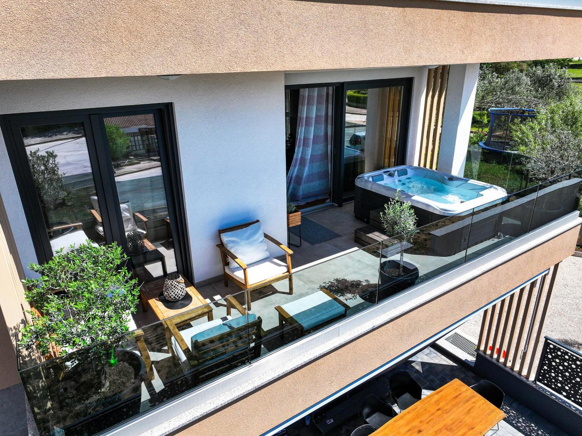 Luma Luxury Apartment With Jacuzzi Zadar Exterior photo