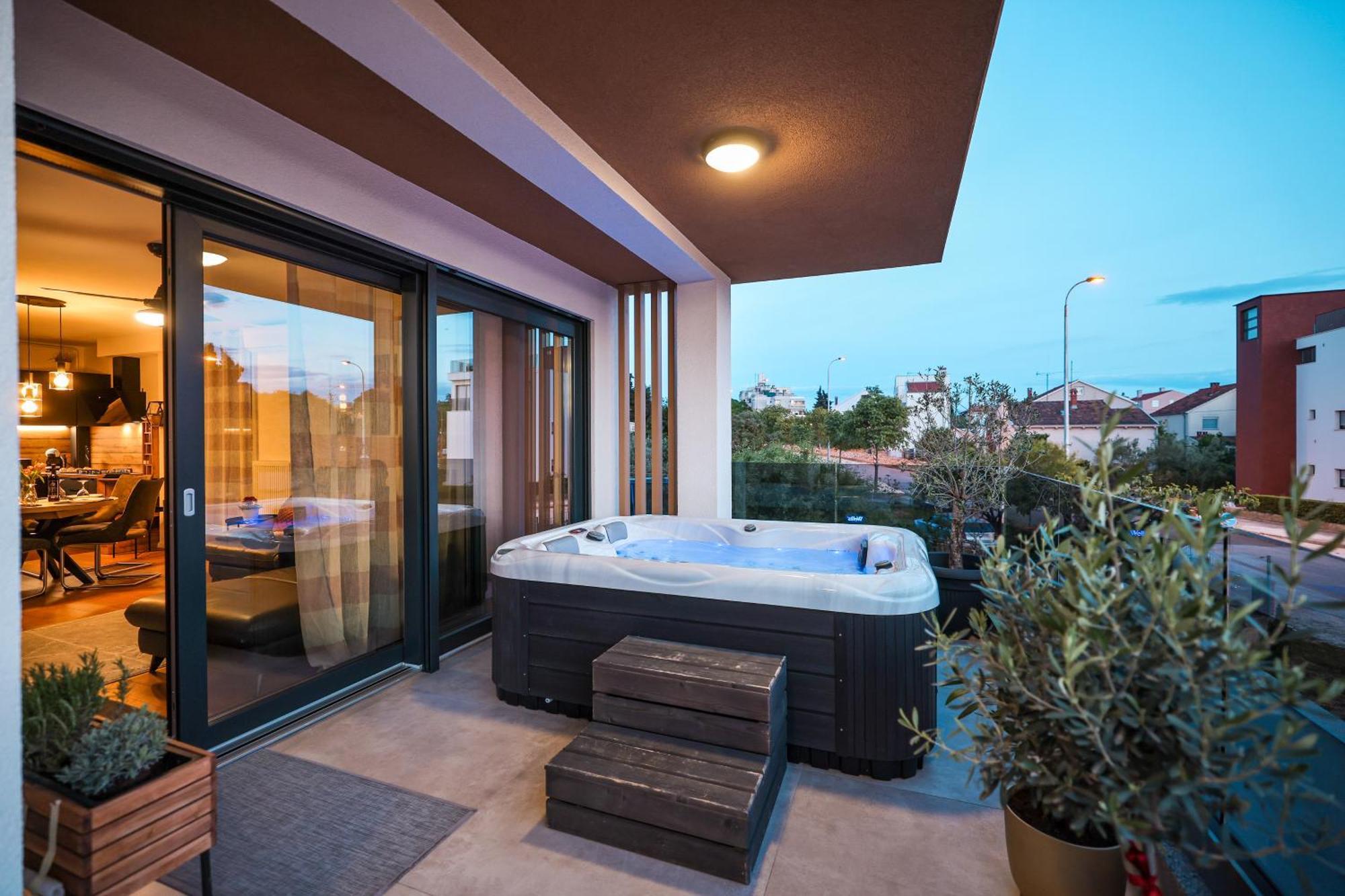 Luma Luxury Apartment With Jacuzzi Zadar Exterior photo