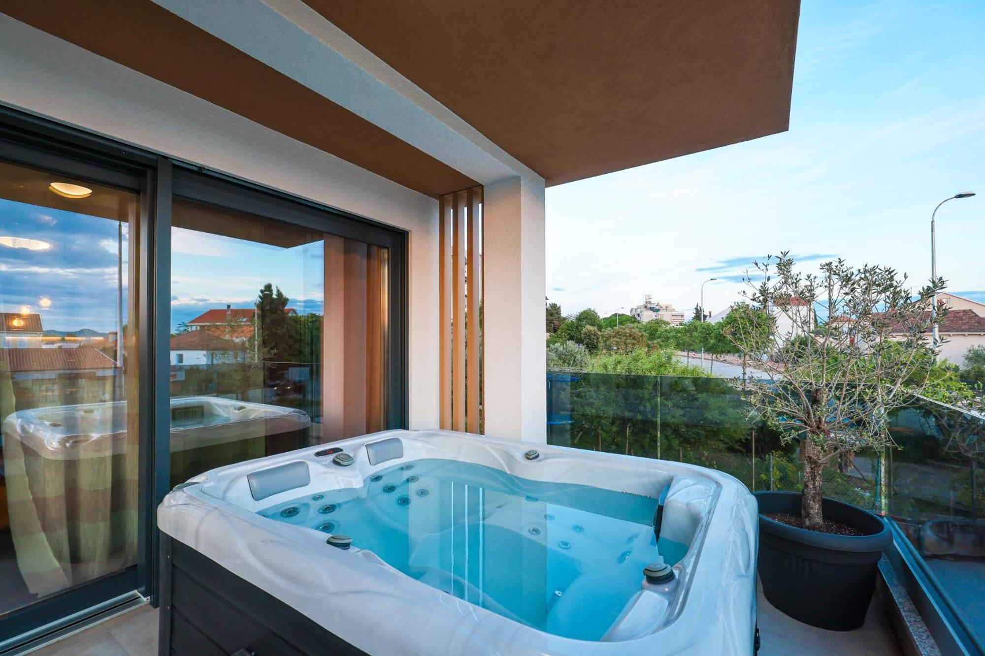 Luma Luxury Apartment With Jacuzzi Zadar Exterior photo