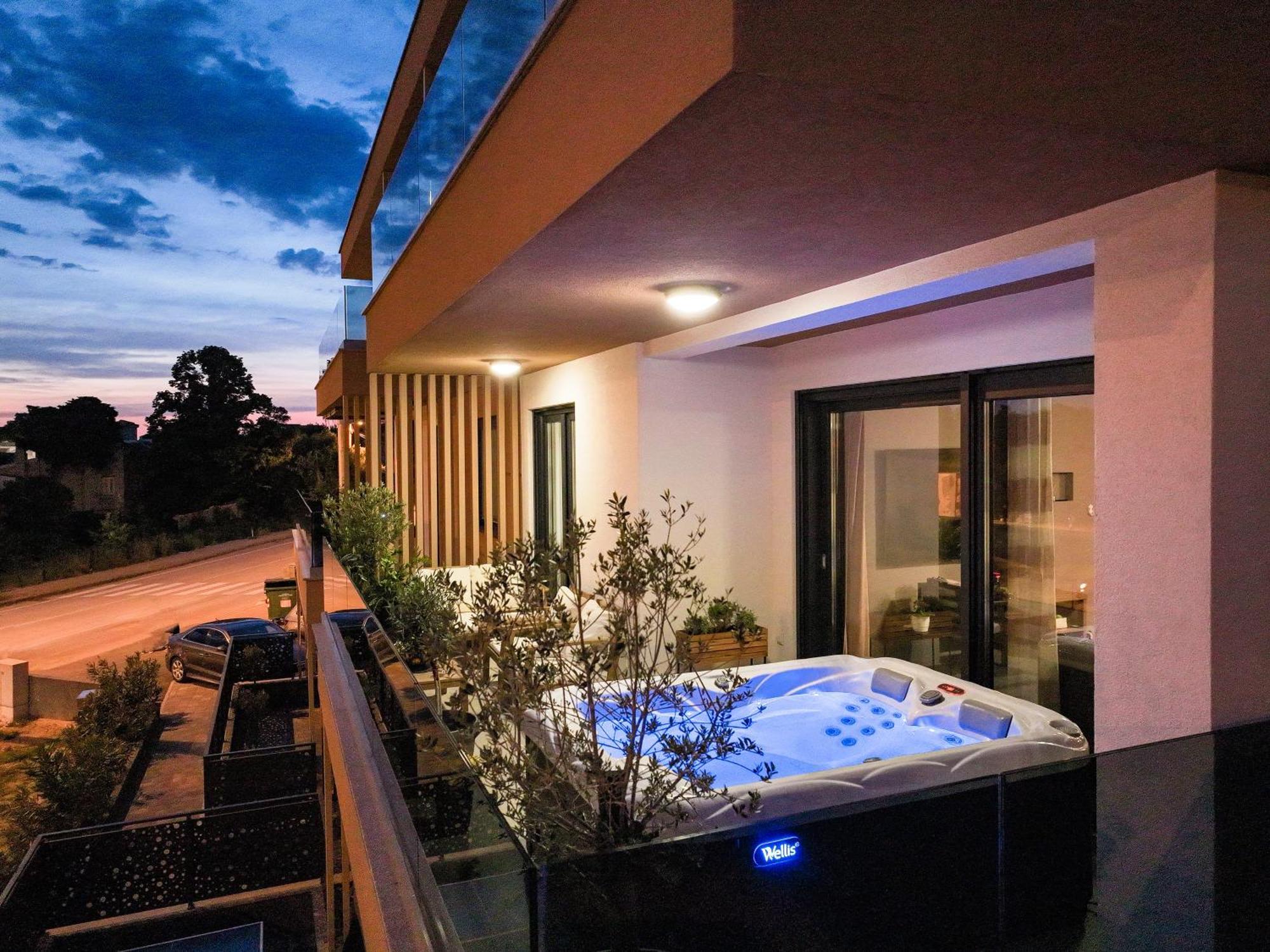 Luma Luxury Apartment With Jacuzzi Zadar Exterior photo